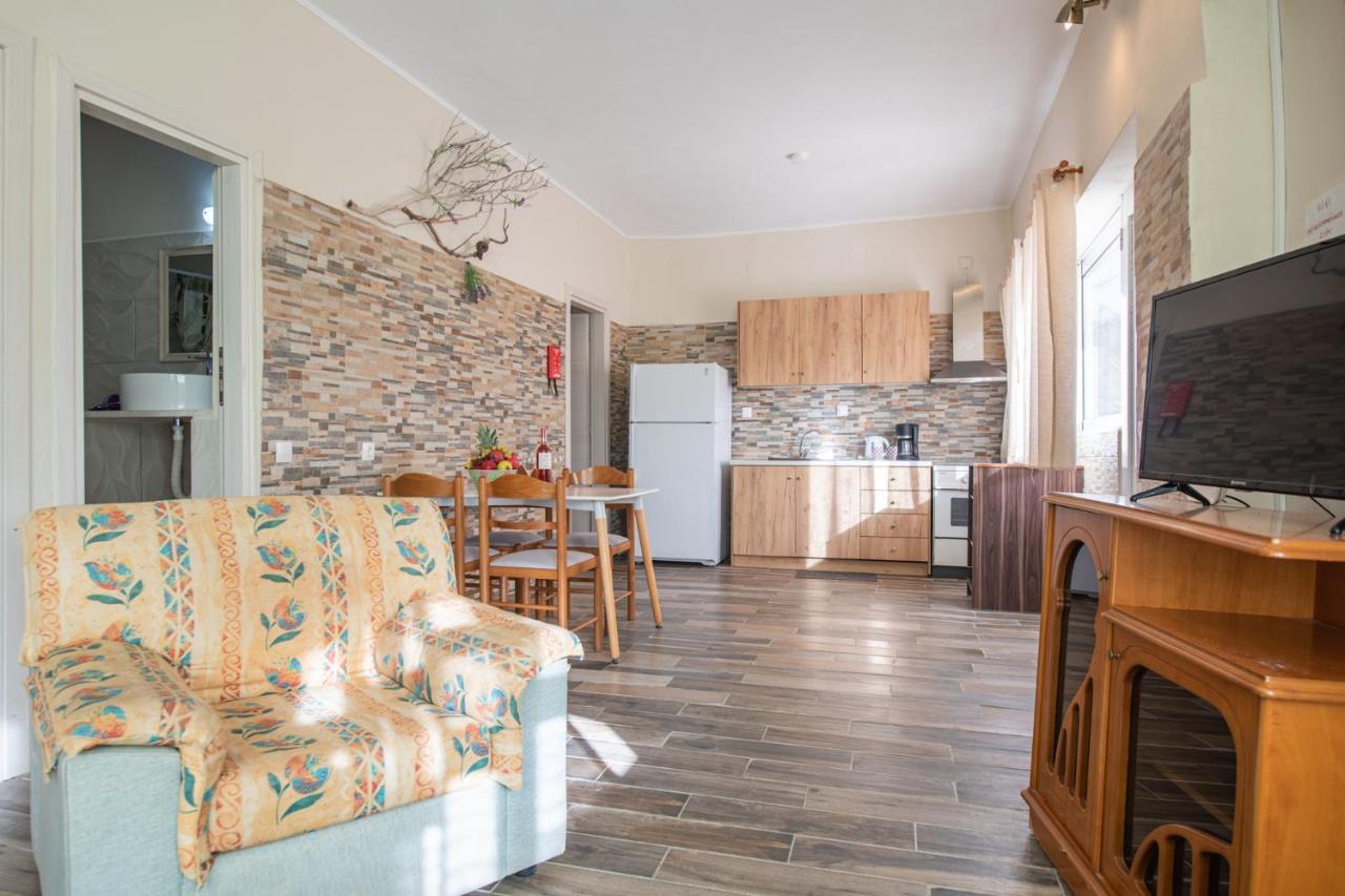 Villa Stelios Stone House Sinarades Kouramádes Exterior foto