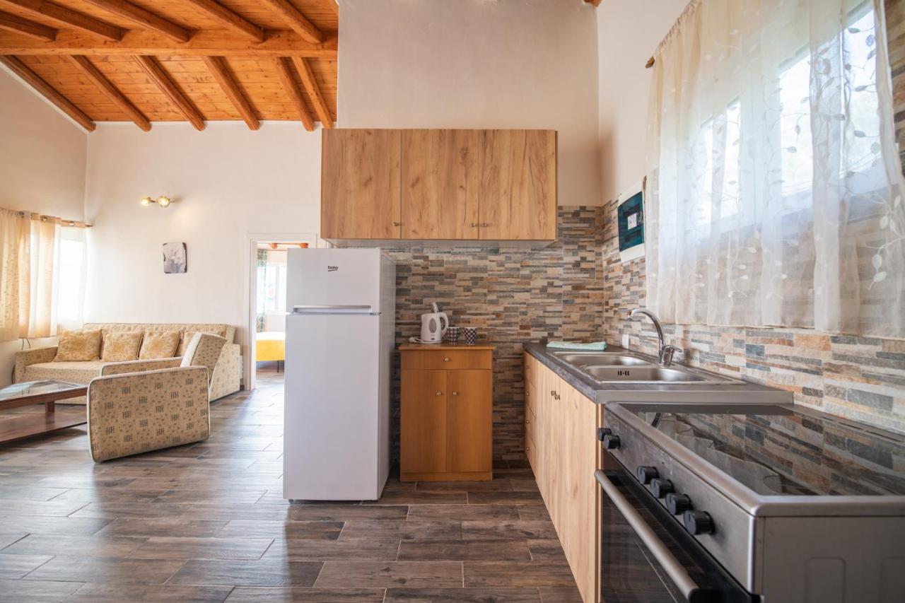 Villa Stelios Stone House Sinarades Kouramádes Exterior foto