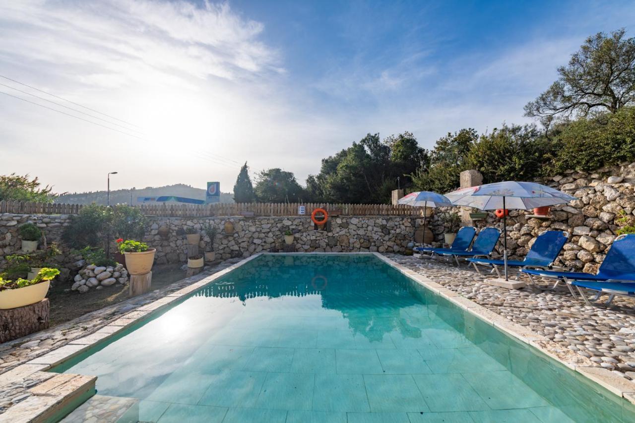 Villa Stelios Stone House Sinarades Kouramádes Exterior foto